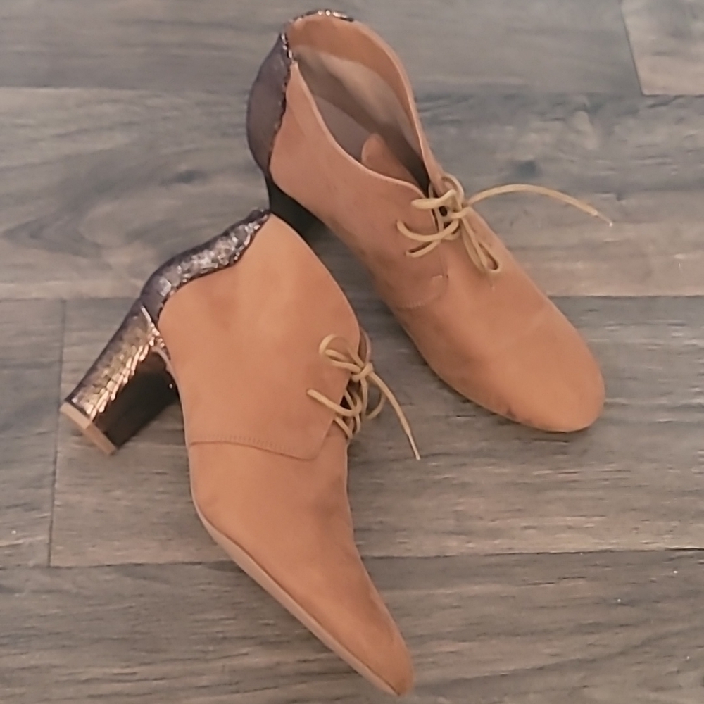 NWOT Vanessa Wu Anthropology brown suede ankle heel booties size 40 - Picture 2 of 10